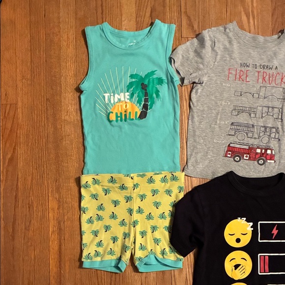 Assorted Kids Short Sleeve Tees - Red, Gray, Black, Blue, Orange and one pj set - Picture 2 of 11